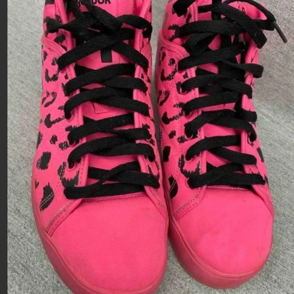 Reebok T-RAWW Tyga Cheetah Rare Limited Edition Hot Pink Shoes V55631 Mens 8